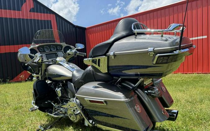 2017 Harley-Davidson® FLHTKSE - CVO™ Limited