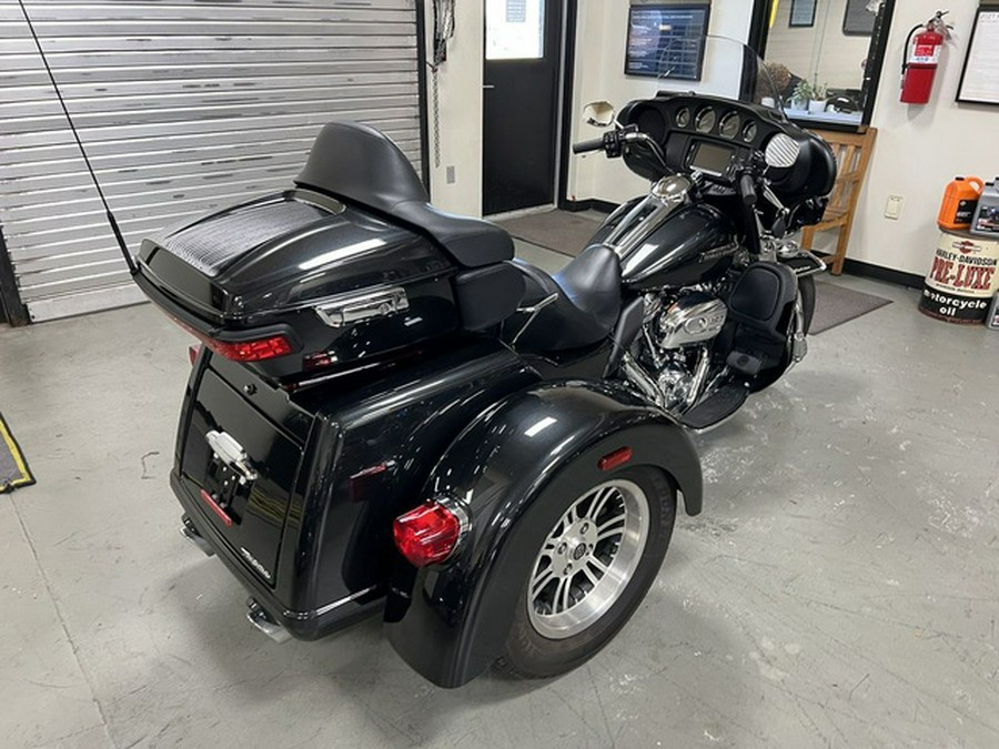 2018 Harley-Davidson Trike FLHTCUTG - Tri Glide Ultra