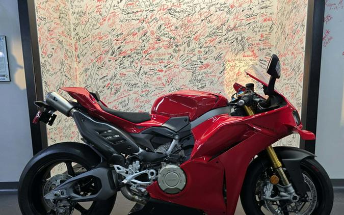 2025 Ducati Panigale V4 S