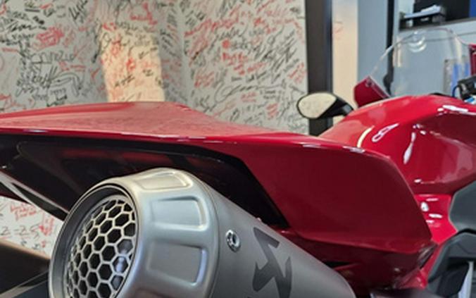 2025 Ducati Panigale V4 S