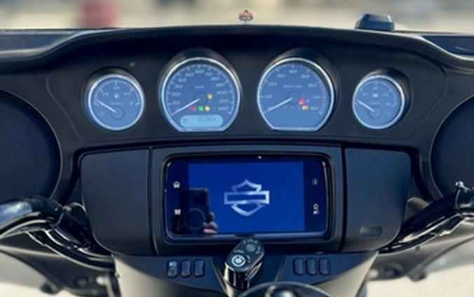 2025 Harley-Davidson FLHTCUTG - Tri Glide Ultra