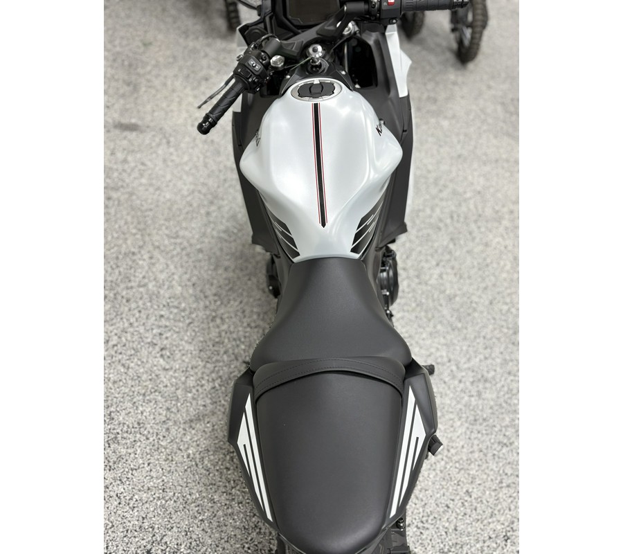 2026 Kawasaki Ninja 650 ABS Metallic Matte Whitish Silver/Metallic Flat Spark Black - K8416