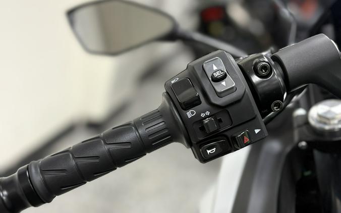 2026 Kawasaki Ninja 650 ABS Metallic Matte Whitish Silver/Metallic Flat Spark Black - K8416