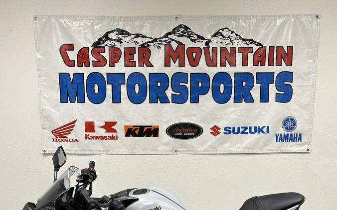 2026 Kawasaki Ninja 650 ABS Metallic Matte Whitish Silver/Metallic Flat Spark Black - K8416