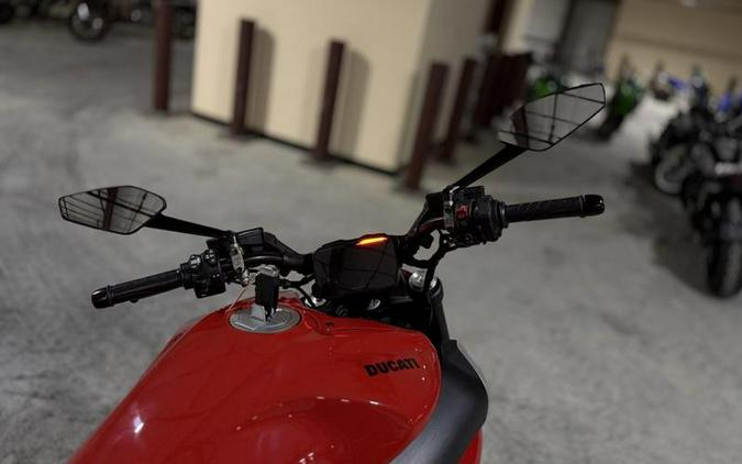 2025 Ducati Diavel V4 Ducati Red