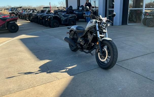 2026 Honda Rebel® 300 E-Clutch