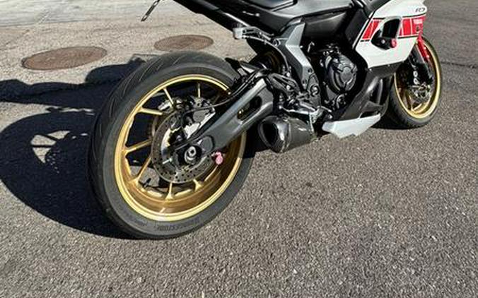 2022 Yamaha R7