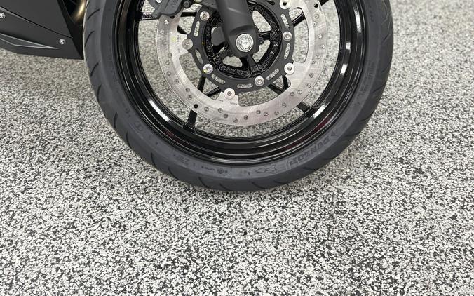 2026 Kawasaki NINJA 500 Metallic Flat Spark Black/Metallic Spark Black - K0233