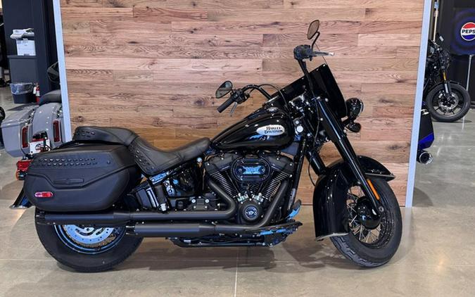 2024 Harley-Davidson Softail FLHCS - Heritage Classic