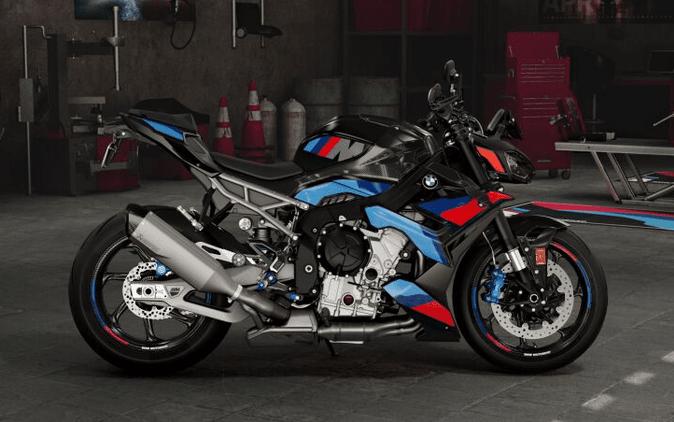 2026 BMW M 1000 R
