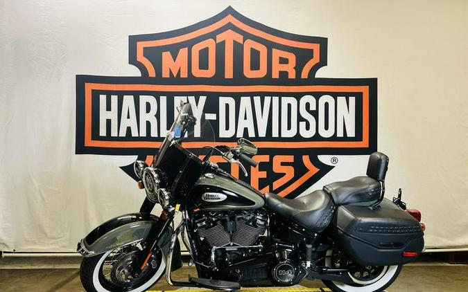 2021 Harley-Davidson® FLHCS - Heritage Classic 114