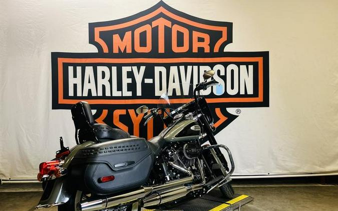 2021 Harley-Davidson® FLHCS - Heritage Classic 114