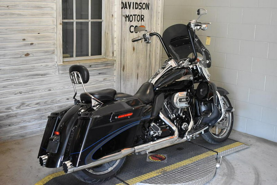 2013 Harley-Davidson® FLHRSE5 - CVO™ Road King®