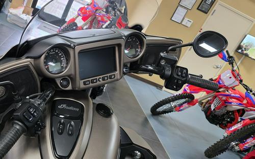 2021 Indian Motorcycle Roadmaster® Dark Horse®