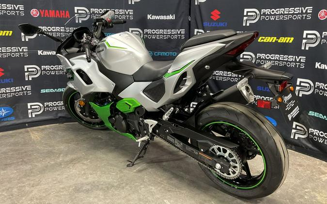 2024 Kawasaki Ninja® 7 Hybrid ABS