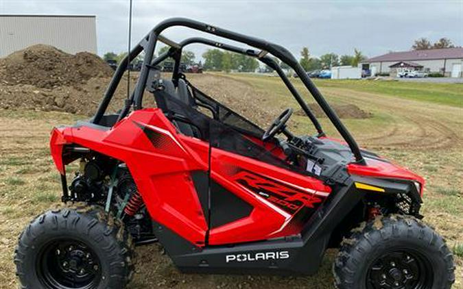 2025 Polaris RZR 200 EFI