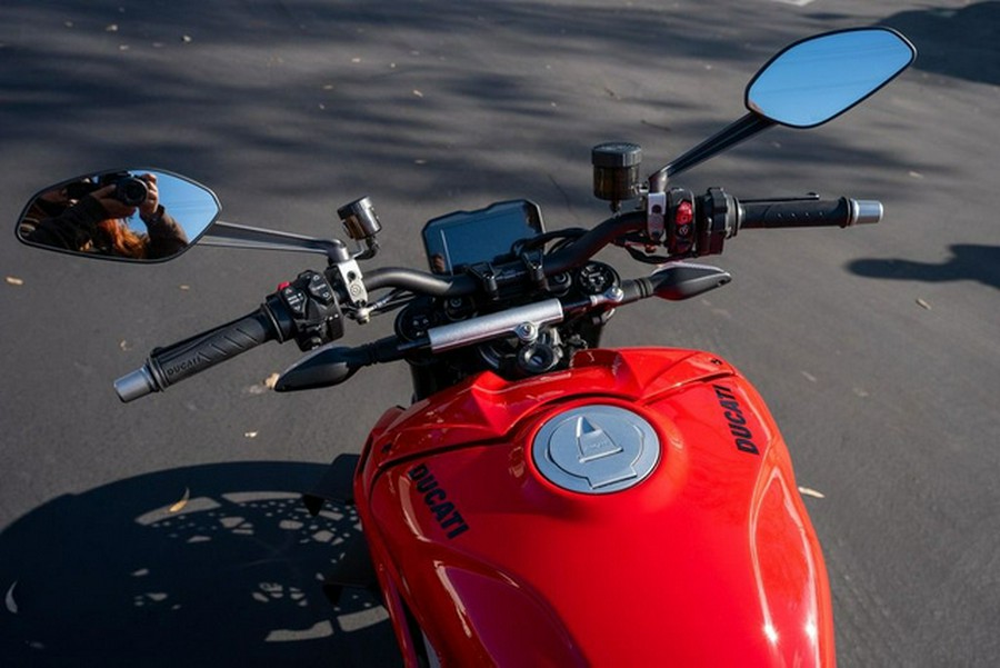 2024 Ducati Streetfighter V4 Red V4