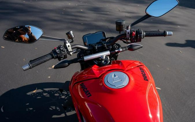 2024 Ducati Streetfighter V4 Red V4