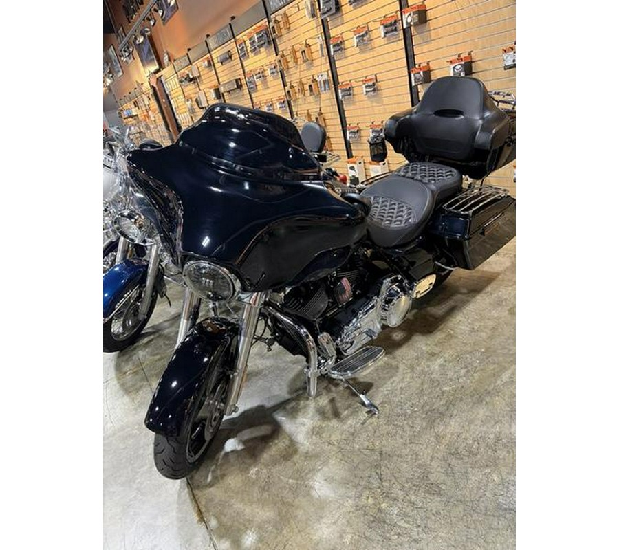 2010 Harley-Davidson® FLHX - Street Glide®