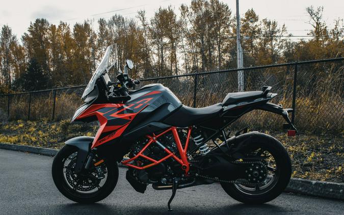 2023 KTM 1290 Super Duke GT