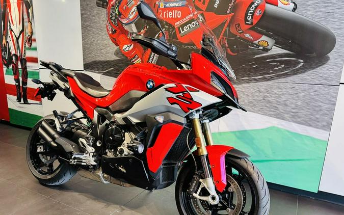 2021 BMW S 1000 XR Racing Red