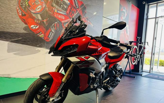 2021 BMW S 1000 XR Racing Red