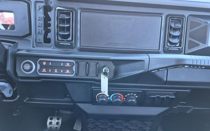 2026 Can-Am® Defender MAX XT CAB HD11