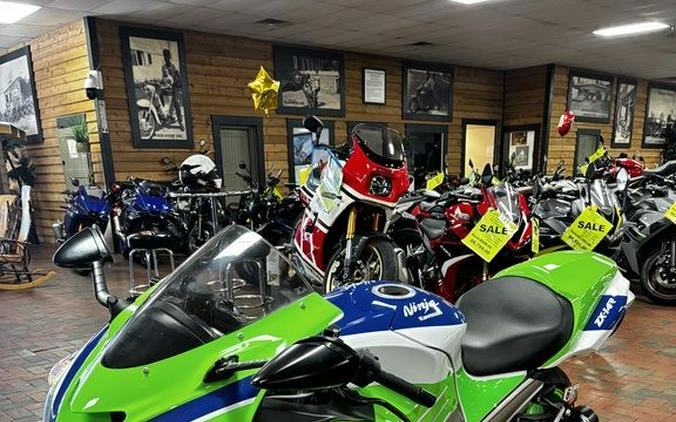 2024 Kawasaki Ninja® ZX™-14R 40th Anniversary Edition ABS