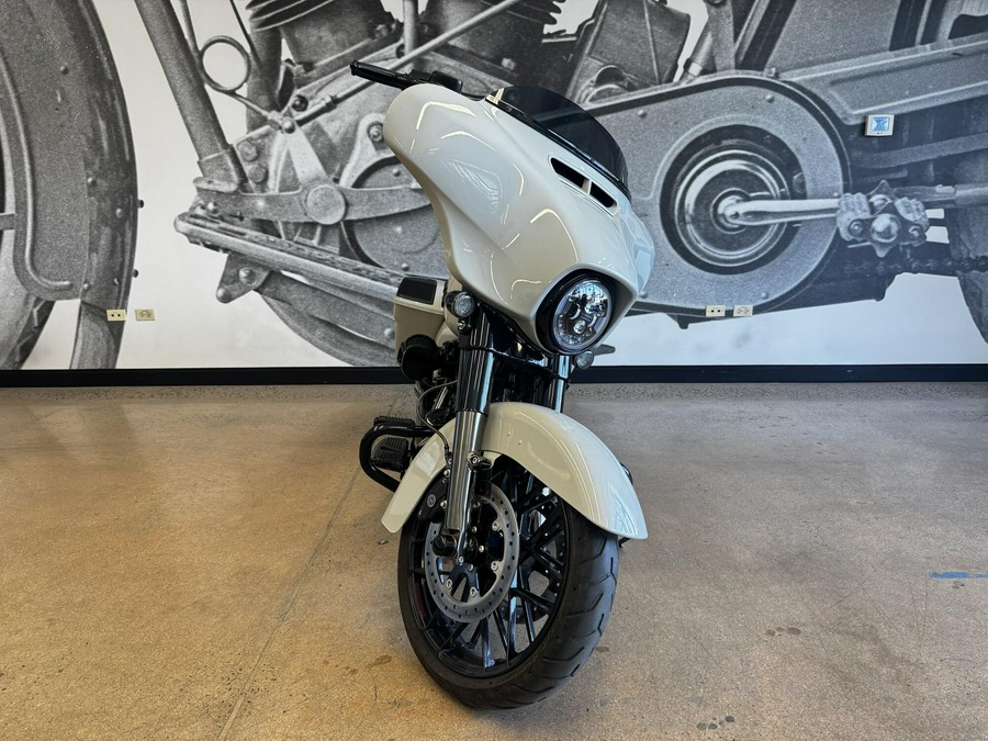 2020 CVO Street Glide FLHXSE