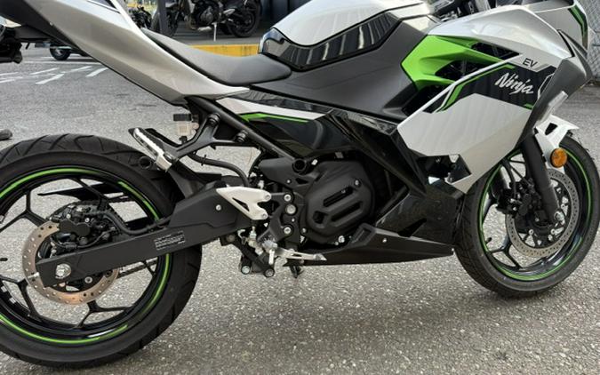 2024 Kawasaki NINJA E1 ABS