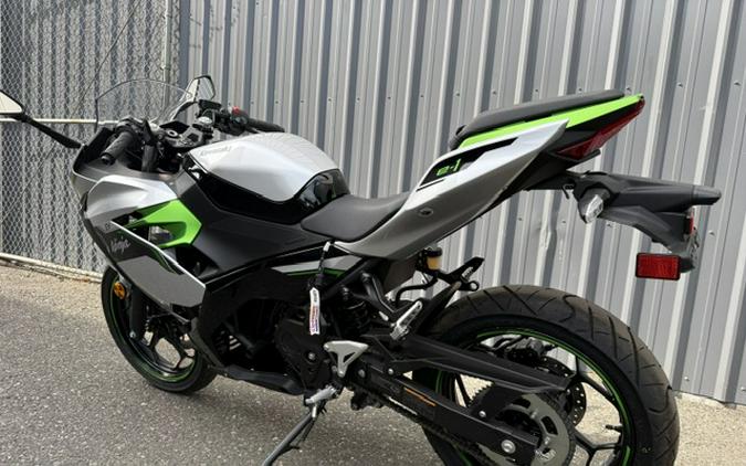 2024 Kawasaki NINJA E1 ABS