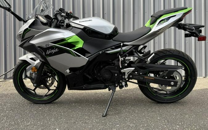 2024 Kawasaki NINJA E1 ABS