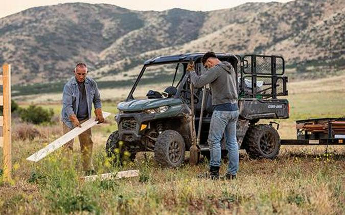 2024 Can-Am Defender DPS HD7