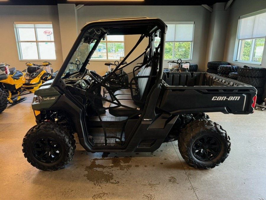 2022 Can-Am Defender DPS HD7