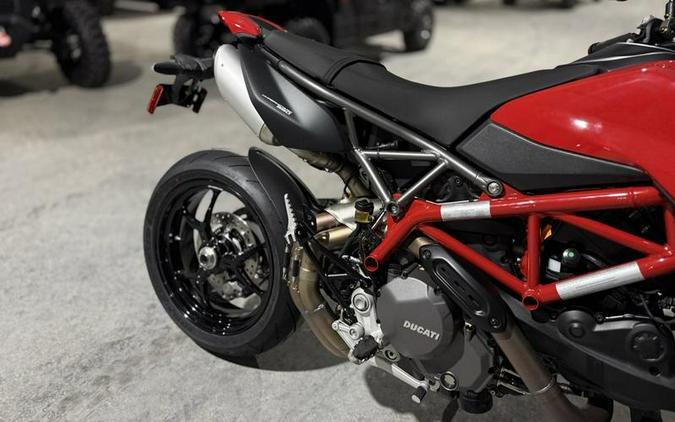 2025 Ducati Hypermotard 950 Ducati Red