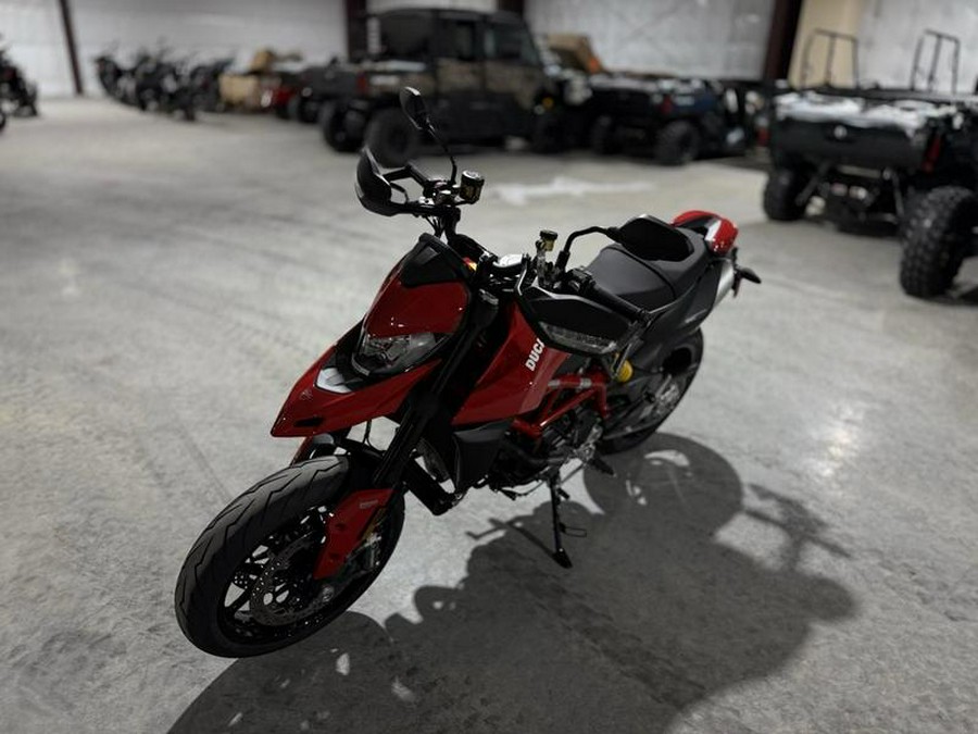 2025 Ducati Hypermotard 950 Ducati Red