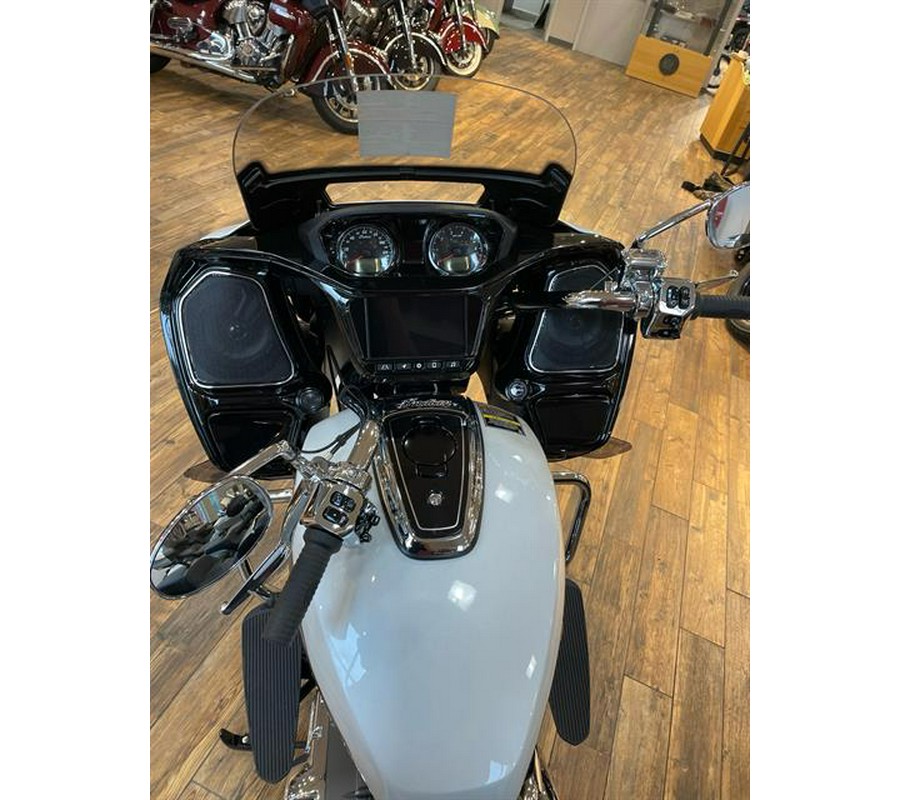 2025 Indian Motorcycle Challenger® Limited 112 with PowerBand Audio Package