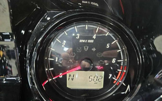 2025 Indian Pursuit Limited Black Metallic