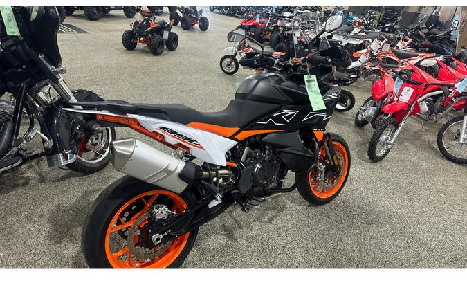 2024 KTM 890 SMT