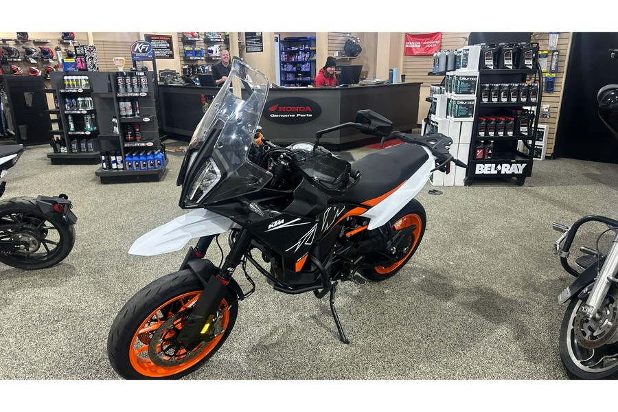 2024 KTM 890 SMT