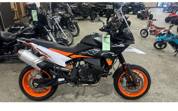 2024 KTM 890 SMT
