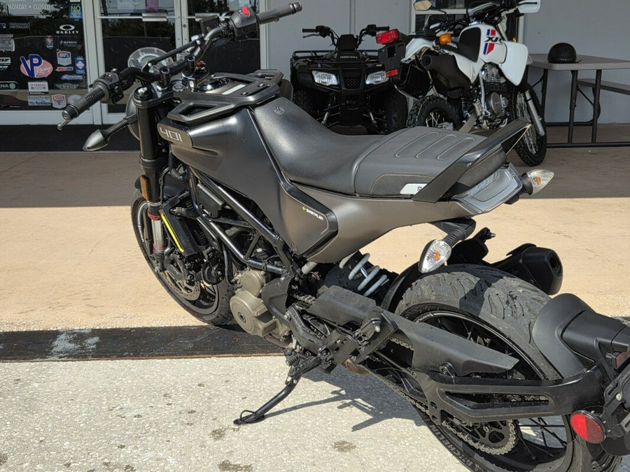 2022 Husqvarna Svartpilen 401