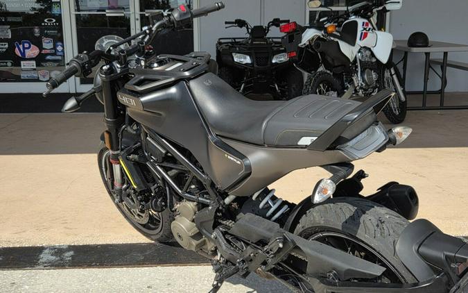 2022 Husqvarna Svartpilen 401