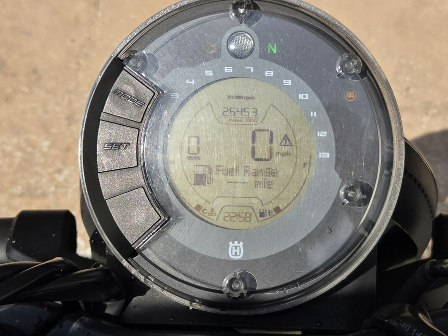 2022 Husqvarna Svartpilen 401