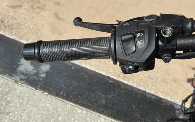 2022 Husqvarna Svartpilen 401