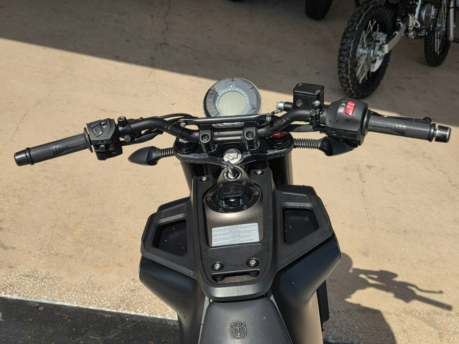 2022 Husqvarna Svartpilen 401