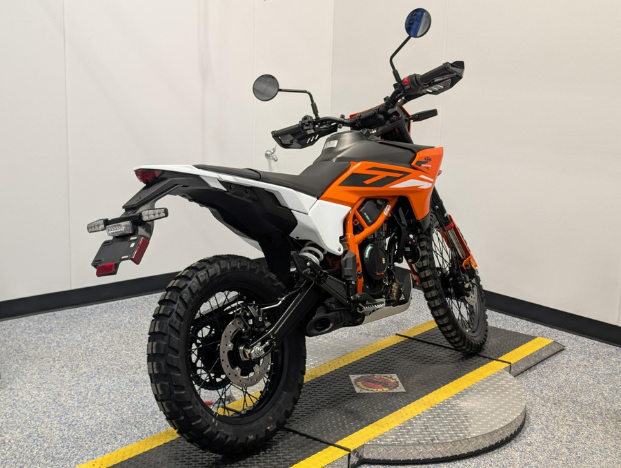 2026 KTM Enduro 390 R