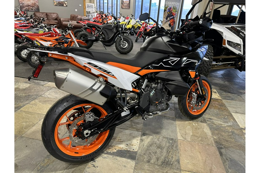 2024 KTM 890 SMT