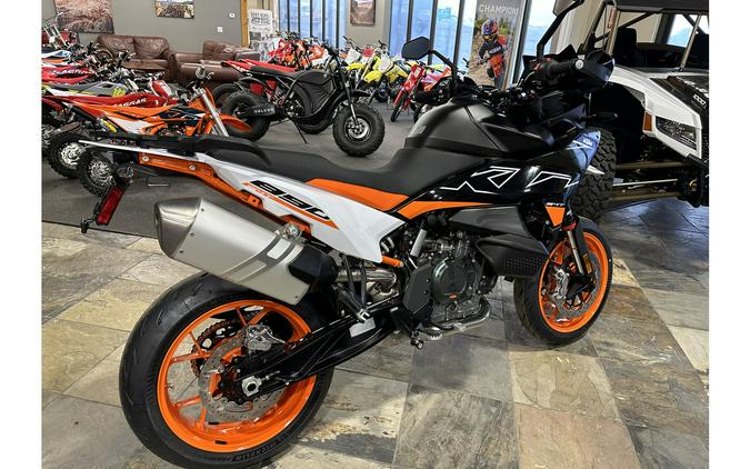 2024 KTM 890 SMT