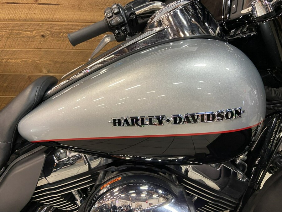 2015 Harley-Davidson® Ultra Limited Low Two-Tone Brilliant Silver Pearl/Vivid Black FLHTKL